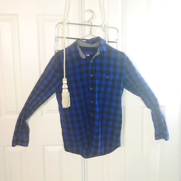 Simply styled button down shirt. Men’s button up - Picture 6 of 6